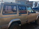 Jeep Cherokee 1988 года за 1 300 000 тг. в Петропавловск – фото 3