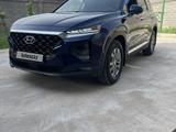 Hyundai Santa Fe 2020 годаfor12 500 000 тг. в Шымкент