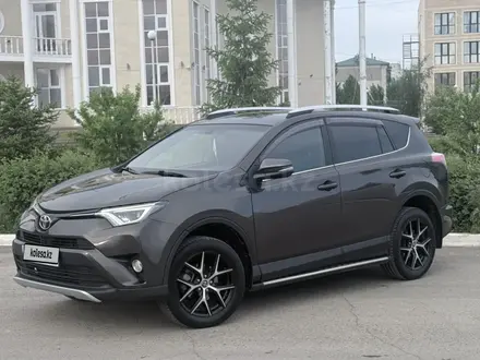 Toyota RAV4 2018 года за 10 500 000 тг. в Уральск – фото 4