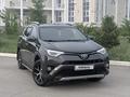Toyota RAV4 2018 года за 10 500 000 тг. в Уральск