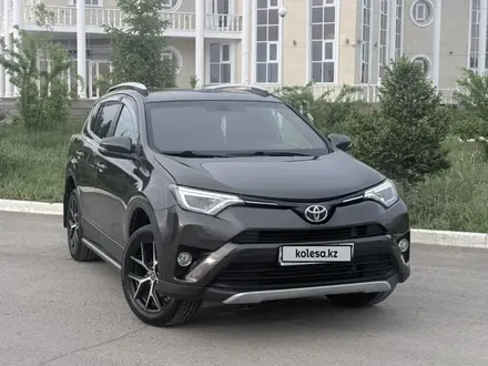Toyota RAV4 2018 года за 10 500 000 тг. в Уральск