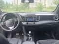 Toyota RAV4 2018 года за 10 500 000 тг. в Уральск – фото 8