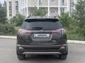 Toyota RAV4 2018 года за 10 500 000 тг. в Уральск – фото 6