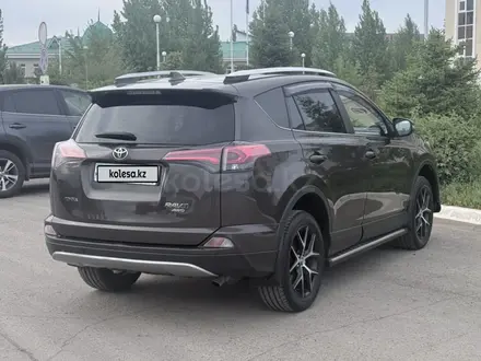 Toyota RAV4 2018 года за 10 500 000 тг. в Уральск – фото 7