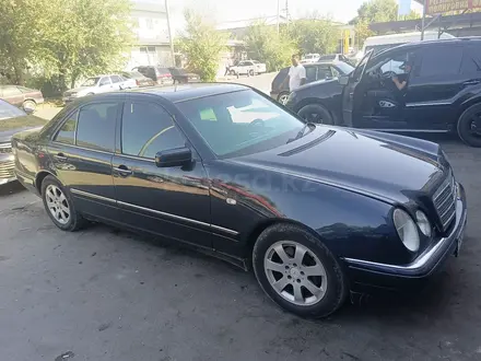 Mercedes-Benz E 280 1998 года за 3 500 000 тг. в Шымкент