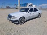 Mercedes-Benz E 200 1992 года за 400 000 тг. в Туркестан – фото 2