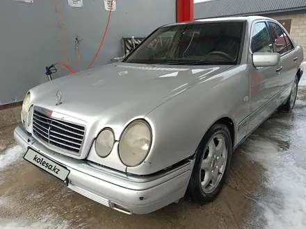 Mercedes-Benz E 230 1996 года за 2 100 000 тг. в Алматы – фото 3