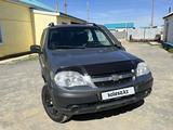 Chevrolet Niva 2017 года за 4 000 000 тг. в Атырау – фото 2
