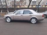 Mercedes-Benz C 200 1993 года за 1 850 000 тг. в Петропавловск – фото 2