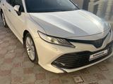 Toyota Camry 2020 года за 17 800 000 тг. в Актау