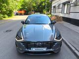 Hyundai Sonata 2022 года за 13 500 000 тг. в Астана – фото 2