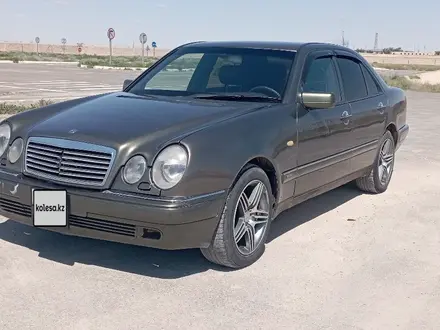 Mercedes-Benz E 280 1996 года за 3 300 000 тг. в Жанаозен – фото 10