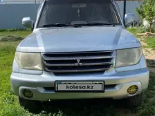 Mitsubishi Pajero iO, 2004