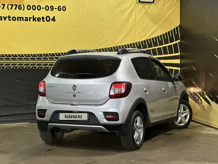 Renault Sandero 2017 года за 5 990 000 тг. в Актобе – фото 5