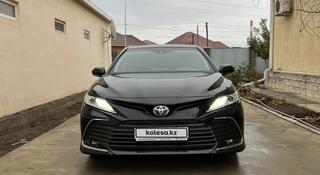 Toyota Camry 2022 года за 17 500 000 тг. в Атырау