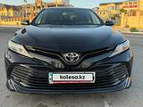 Toyota Camry 2021 года за 14 000 000 тг. в Актобе