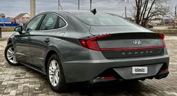 Hyundai Sonata 2021 года за 8 700 000 тг. в Уральск – фото 2