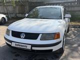 Volkswagen Passat 1998 годаүшін1 350 000 тг. в Алматы