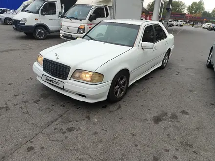 Mercedes-Benz C 180 1995 года за 2 300 000 тг. в Алматы