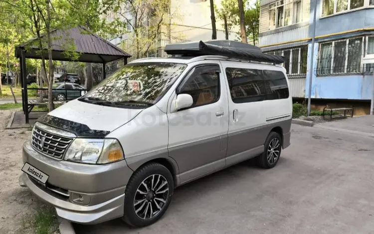 Toyota Grand Hiace 2001 года за 9 300 000 тг. в Алматы