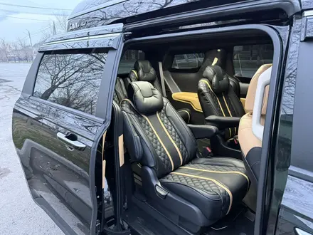 Kia Carnival 2022 года за 23 000 000 тг. в Шымкент – фото 14
