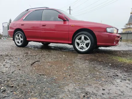 Subaru Impreza 1995 года за 1 800 000 тг. в Семей – фото 2