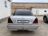 Mercedes-Benz C 180 1998 года за 2 500 000 тг. в Жанаозен – фото 4