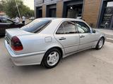 Mercedes-Benz C 180 1994 года за 2 000 000 тг. в Жезказган – фото 4