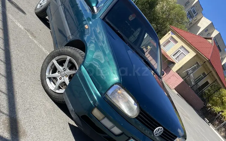 Volkswagen Golf 1997 годаүшін2 450 000 тг. в Караганда