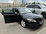 Toyota Camry 2011 годаfor4 900 000 тг. в Актобе – фото 2