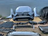 Бампер передний на Toyota за 35 000 тг. в Алматы