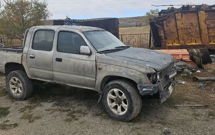 Toyota Hilux 2000 года за 1 000 000 тг. в Караганда