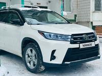 Toyota Highlander 2015 года за 12 900 000 тг. в Астана