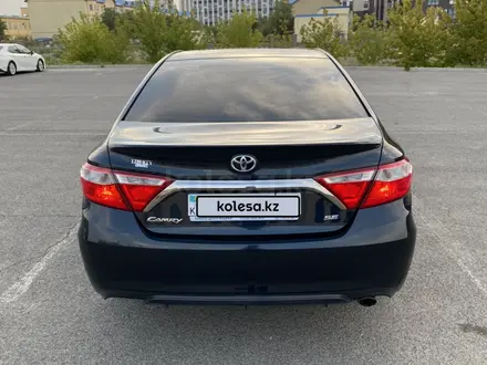 Toyota Camry 2015 года за 9 000 000 тг. в Атырау – фото 5