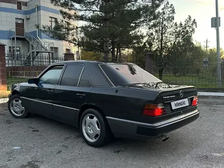 Mercedes-Benz E 230 1992 года за 2 200 000 тг. в Шымкент – фото 4