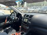 Toyota Highlander 2013 года за 12 700 000 тг. в Актобе – фото 5