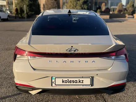 Hyundai Elantra 2022 года за 9 200 000 тг. в Алматы – фото 10