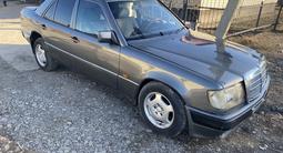 Mercedes-Benz E 200 1992 годаүшін1 500 000 тг. в Урджар