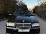 Mercedes-Benz C 280 1996 года за 2 200 000 тг. в Тараз – фото 2