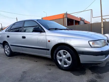 Toyota Carina E 1995 года за 1 900 000 тг. в Алматы – фото 2