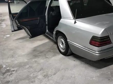 Mercedes-Benz E 230 1992 года за 1 100 000 тг. в Тараз – фото 3