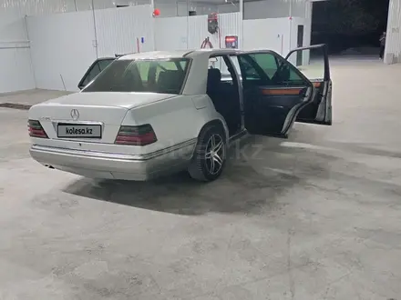 Mercedes-Benz E 230 1992 года за 1 100 000 тг. в Тараз – фото 5