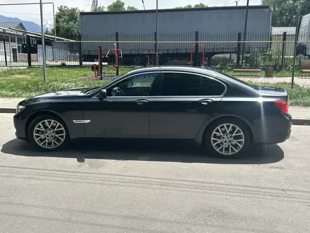 BMW 740 2008 года за 9 300 000 тг. в Алматы – фото 2