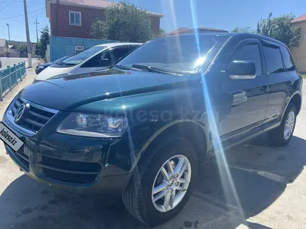 Volkswagen Touareg 2005 года за 5 000 000 тг. в Актобе – фото 3