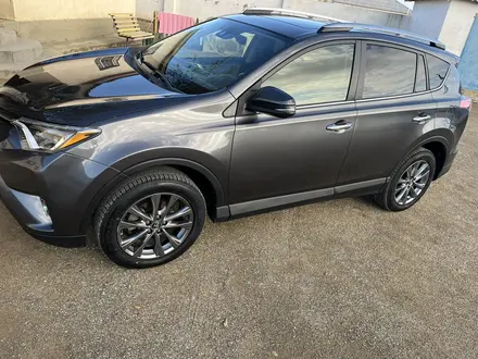 Toyota RAV4 2018 года за 9 500 000 тг. в Актау – фото 4