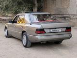 Mercedes-Benz E 200 1992 годаfor1 300 000 тг. в Байконыр – фото 4