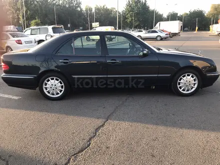 Mercedes-Benz E 320 2001 года за 4 300 000 тг. в Алматы – фото 6