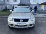 Volkswagen Touareg 2003 года за 4 000 000 тг. в Алматы – фото 2