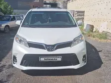 Toyota Sienna, 2017