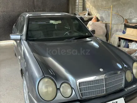 Mercedes-Benz E 280 1996 года за 2 600 000 тг. в Шымкент